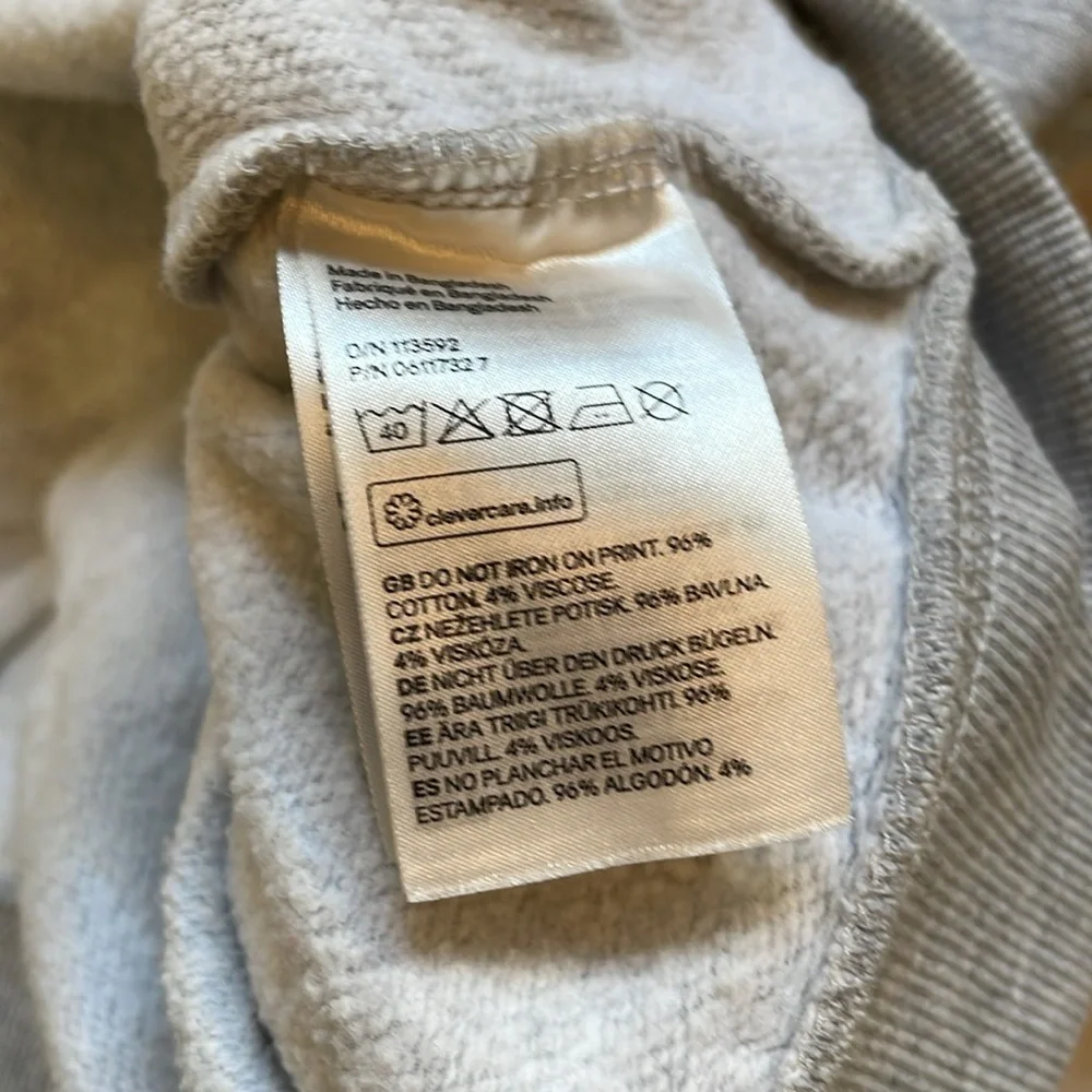 👽3/$30 SALE👽 H&M LOGG New York Printed Crewneck Sweatshirt Size Medium - Picture 6 of 7